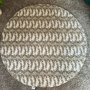 Kate Quinn activity mat